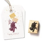 Cats on Appletrees - Houten stempel - 30x25mm - Wombat Pippa - doing gymnastics
